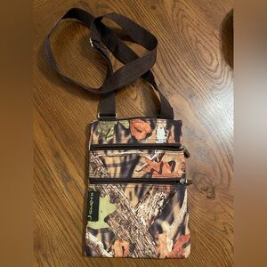 Realtree Crossbody Camo Bag Purse EUC